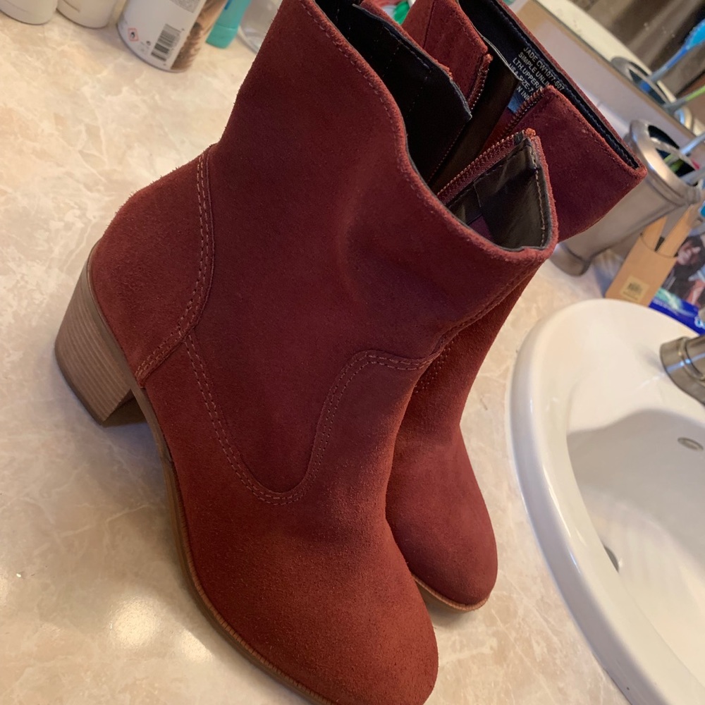 Red Cervo booties